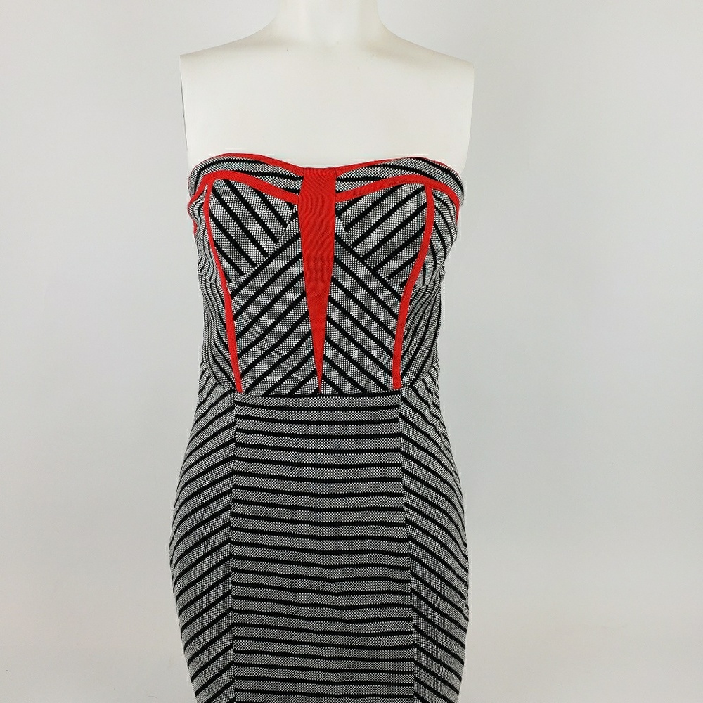 Fitted Strapless - image 1